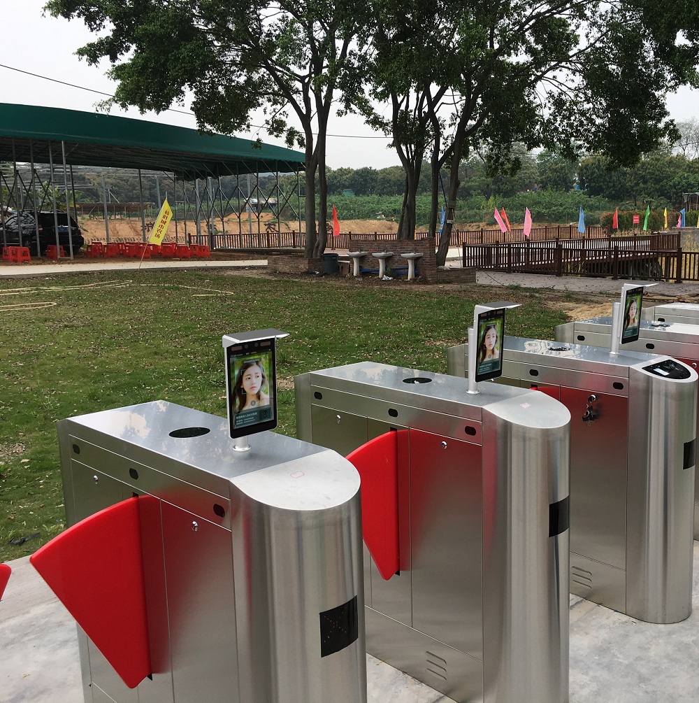 Swing Flap Barrier for Banks