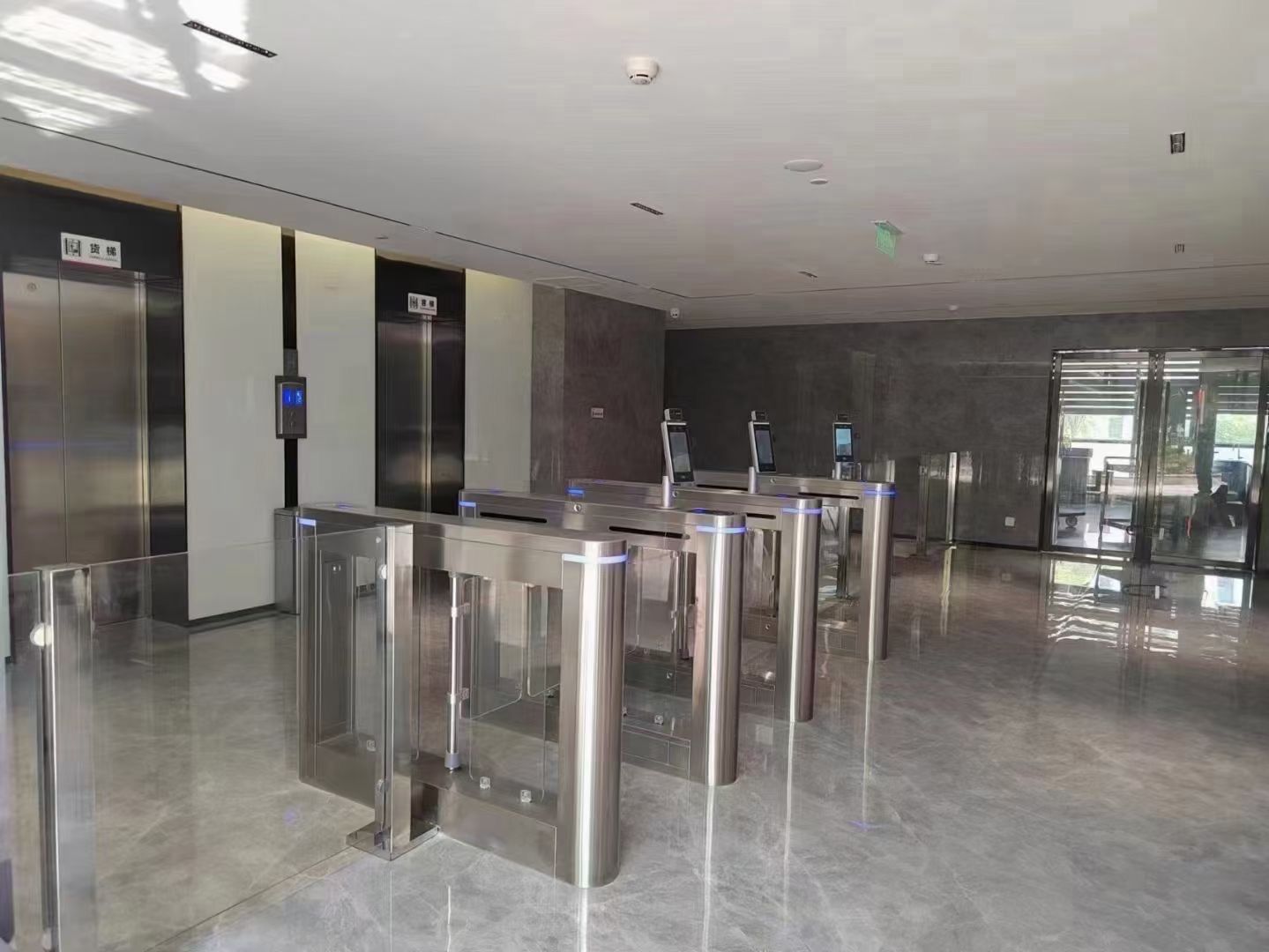 The Advantages of a Turnstile Speed Gate