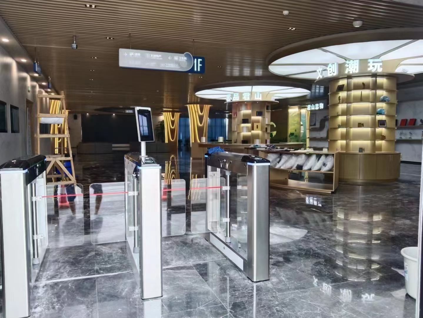 supermarket entrance turnstile